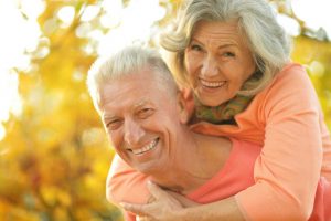 Centre Odontològic Sant Boi pareja con implantes dentales